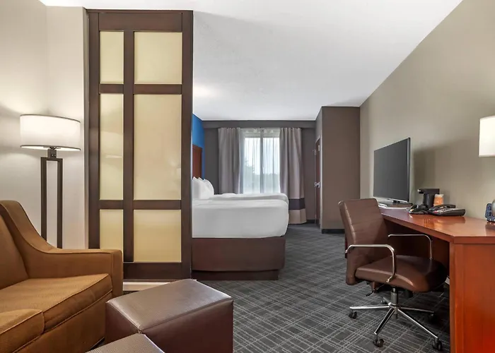 Comfort Suites Huntersville Near Lake Norman
